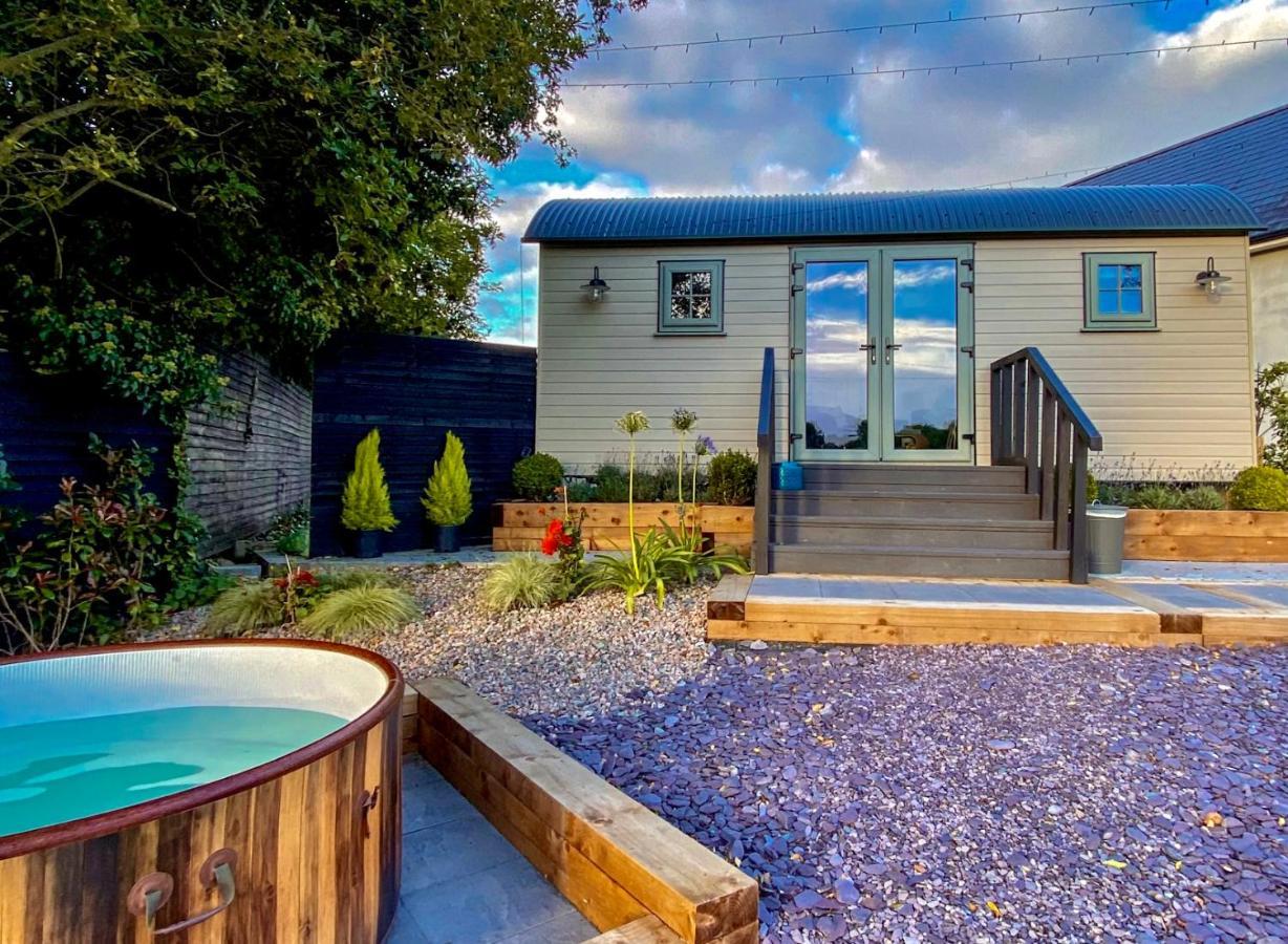 Bailey'S Hideaway Villa Portadown Exterior photo