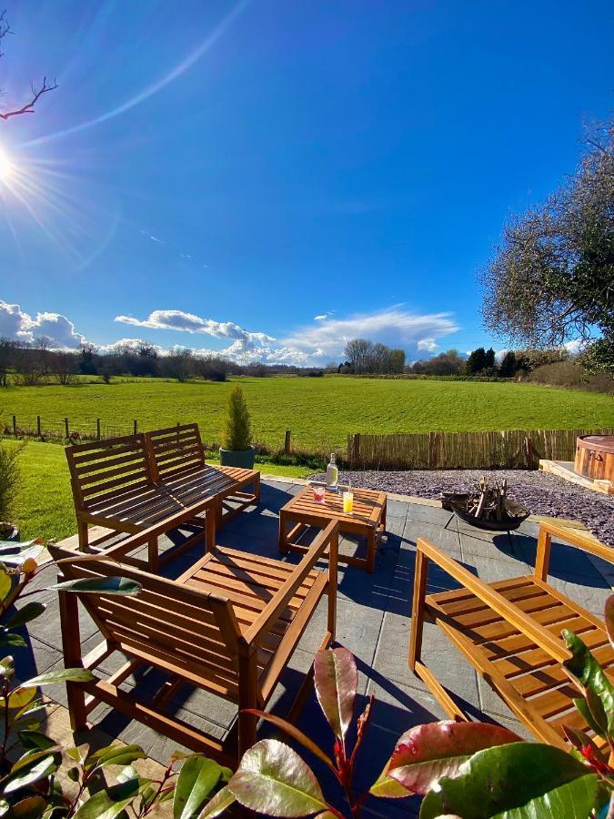 Bailey'S Hideaway Villa Portadown Exterior photo