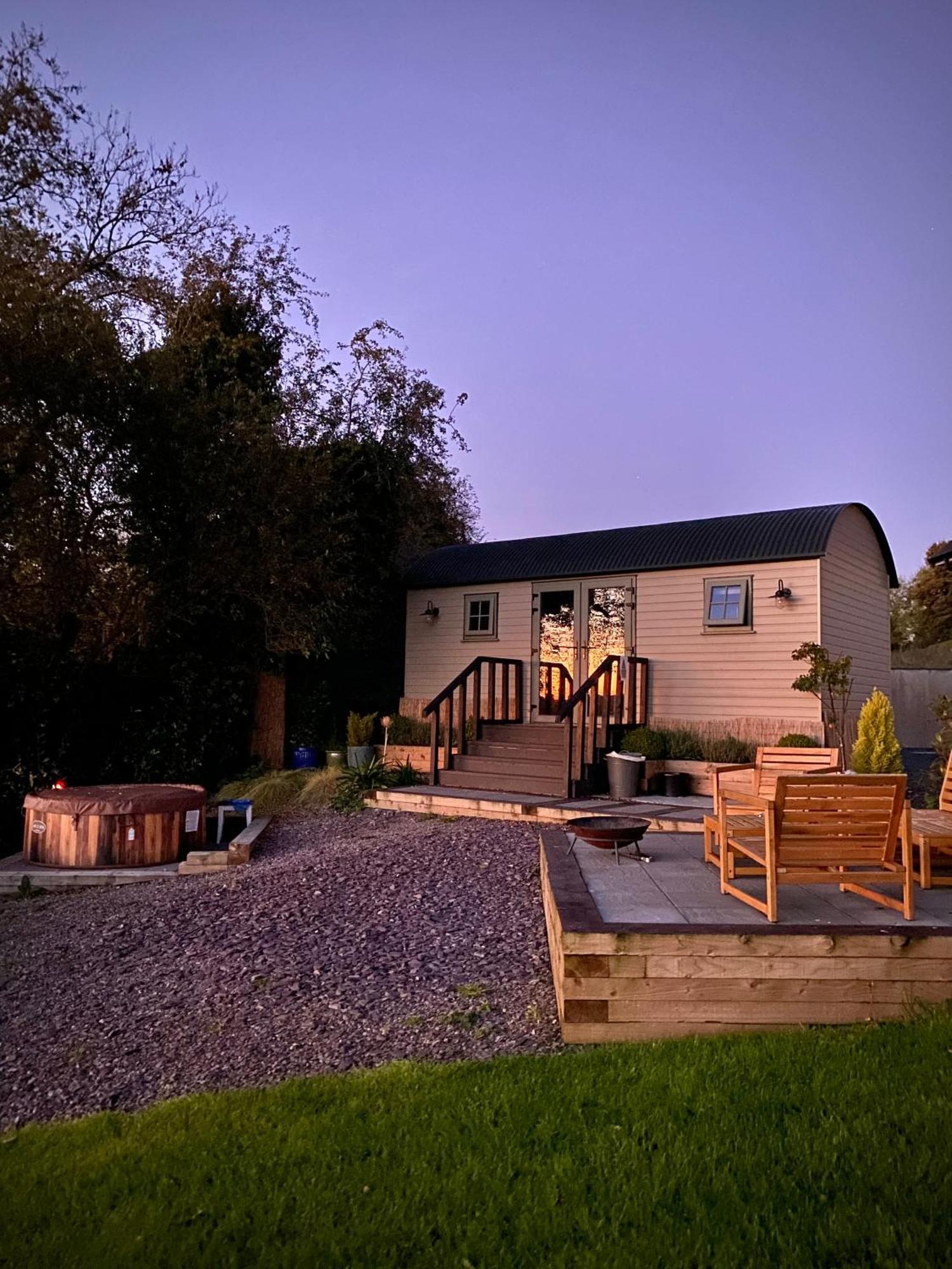 Bailey'S Hideaway Villa Portadown Exterior photo